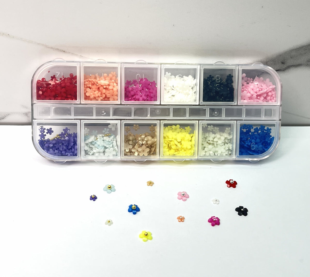 PETITS FLEURS ACRYLIQUE COLORIE LE MONDE LESTHETIQUE