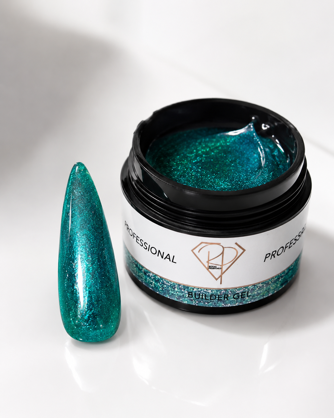 BUILDER GEL – Royal Pocahontas – Viscosité normale ROYALPEDINIALS DISTRIBUTION
