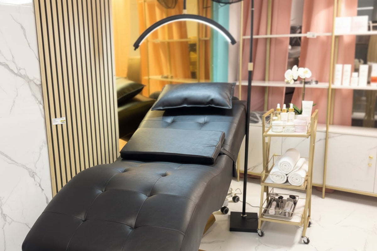 Espace Coworking en Location pour Extensions de Cils et Blanchiment Dentaire - Avec Strass Monde de l'Esthétique