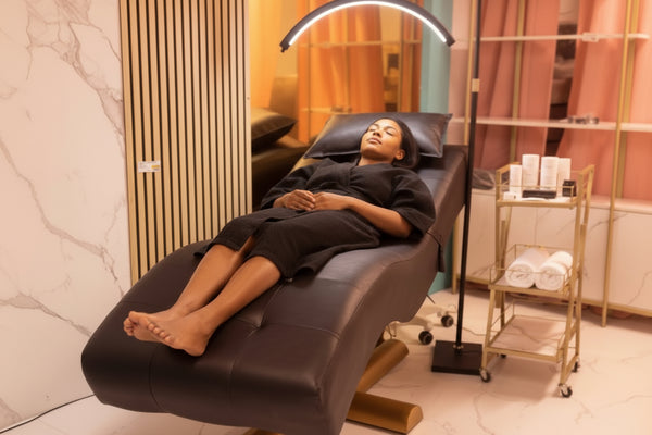 Espace Coworking en Location pour Extensions de Cils et Blanchiment Dentaire - Avec Strass