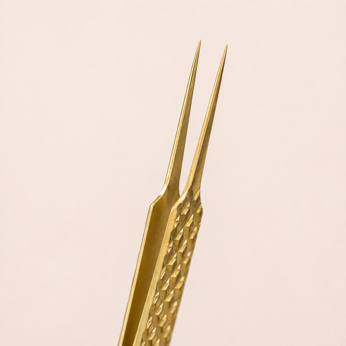 Pince à Griffe GOLD Extension Cils — 5 Formes (M, N, U, W, Y) Le Monde de l'Esthétique